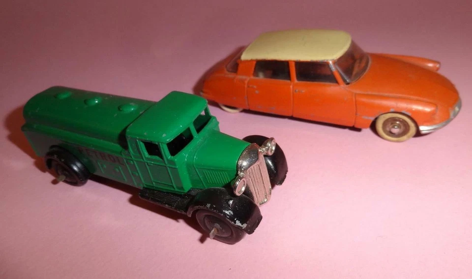 DINKY TOYS 2 CARS DIECAST MECCANO PETROL TRUCK & CITROEN DS-19 SALOON 1960's - Image 2 of 4