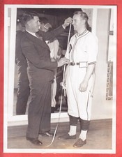 1934   CHICAGO CUBS     TYPE 1   6.5 x 8.5   FREDDIE LINDSTROM  +  CHARLIE GRIMM