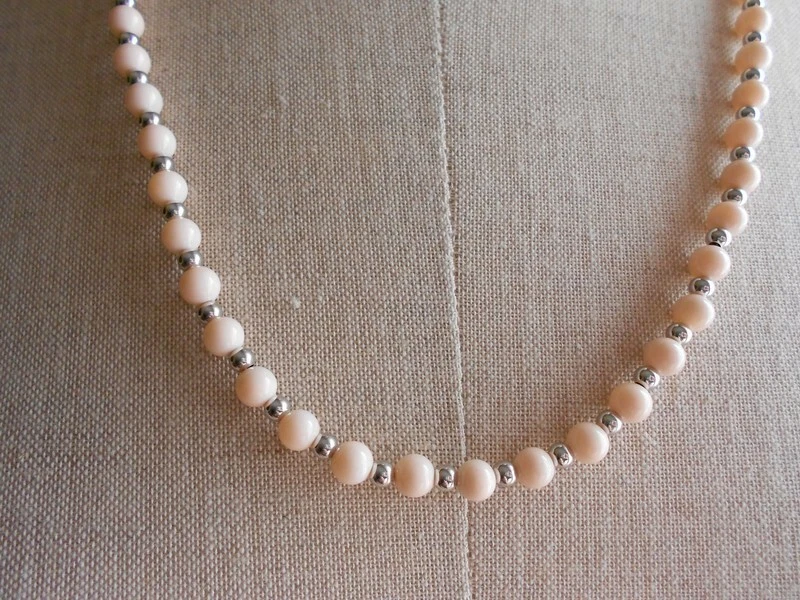 COLLANA IN VERE PERLE D'ACQUA DOLCE E ARGENTO 925%. Colore rosa. - Immagine 3 di 4