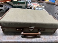 Vintage Service Manufacturing Co. tan canvas 30-cassette carry case