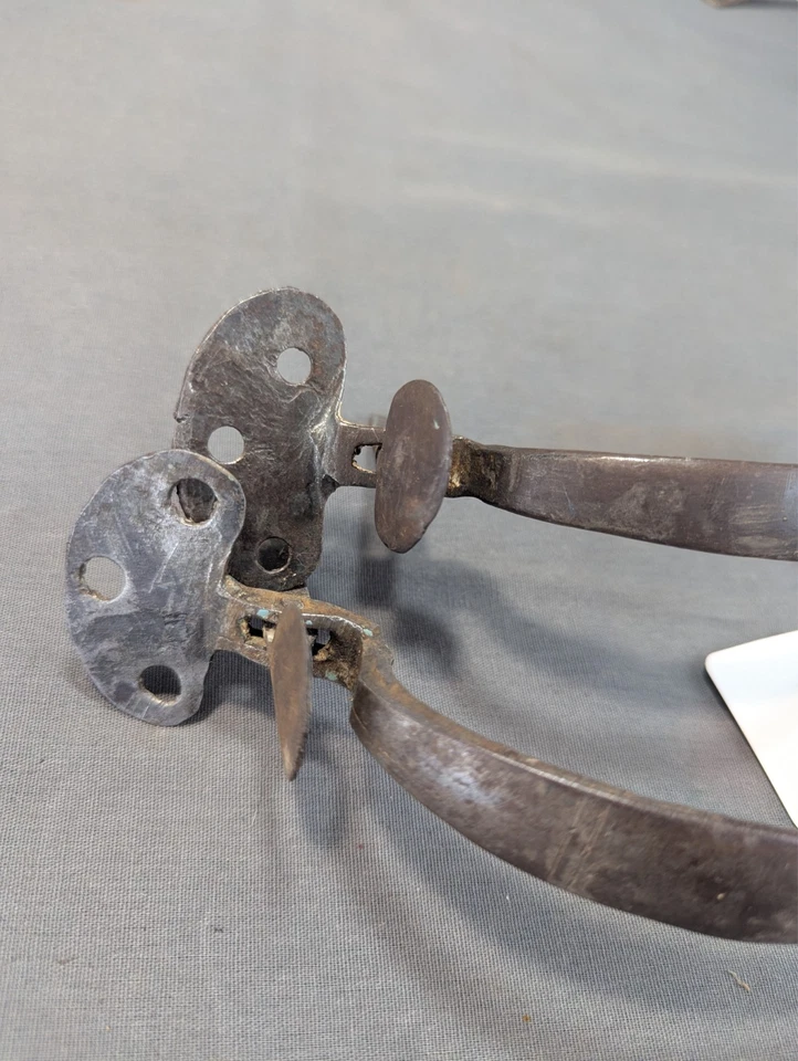 Antique PAIR Cast and Wrought Iron Suffolk Latches 7 1/2" Bean Cusps - Image 3 of 4