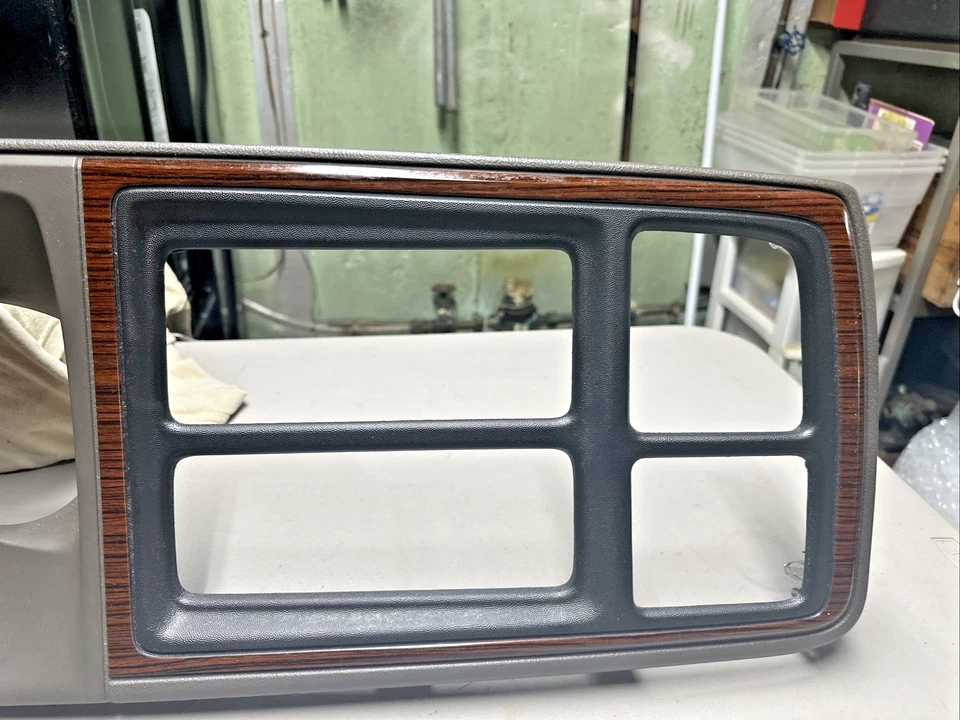 Cadillac Escalade 2002 único 1,5" tablero DIN bisel moldura panel madera grano OEM Foto 4 de 4