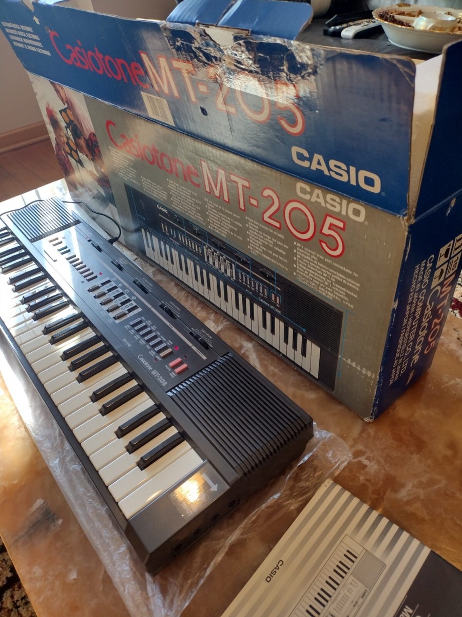Vintage CASIO Casiotone MT-205 Electronic Keyboard Piano. Complete