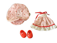 1980's STRAWBERRY SHORTCAKE BERRY WEAR HAT BONNET DRESS SHOES