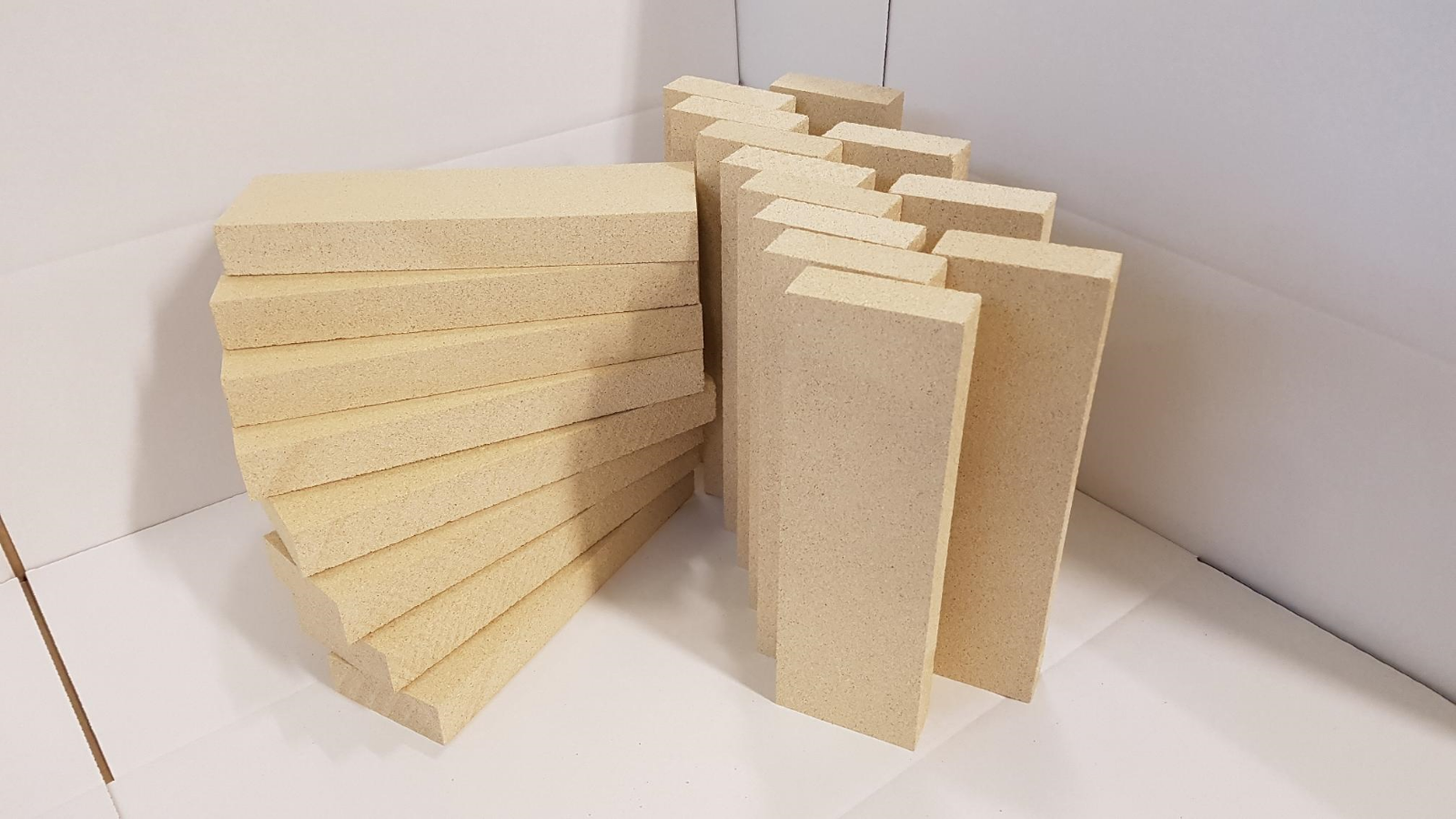 25 x Vermiculite Stove Bricks, Lightweight Fire Brick 230mm x 70mm x