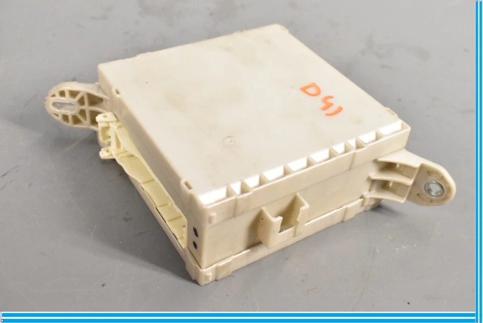 Lexus Ls460 Ls460L Ls600H 2007-2009 - caja de conexiones de fusibles relé de maletero fabricante original Foto 2 de 4