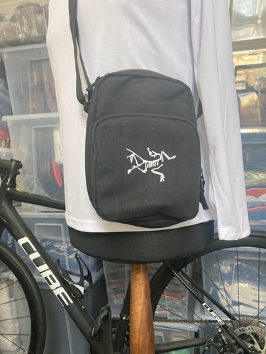 Borsa a tracolla Arc'teryx tracolla petto zaino - Foto 7 di 8