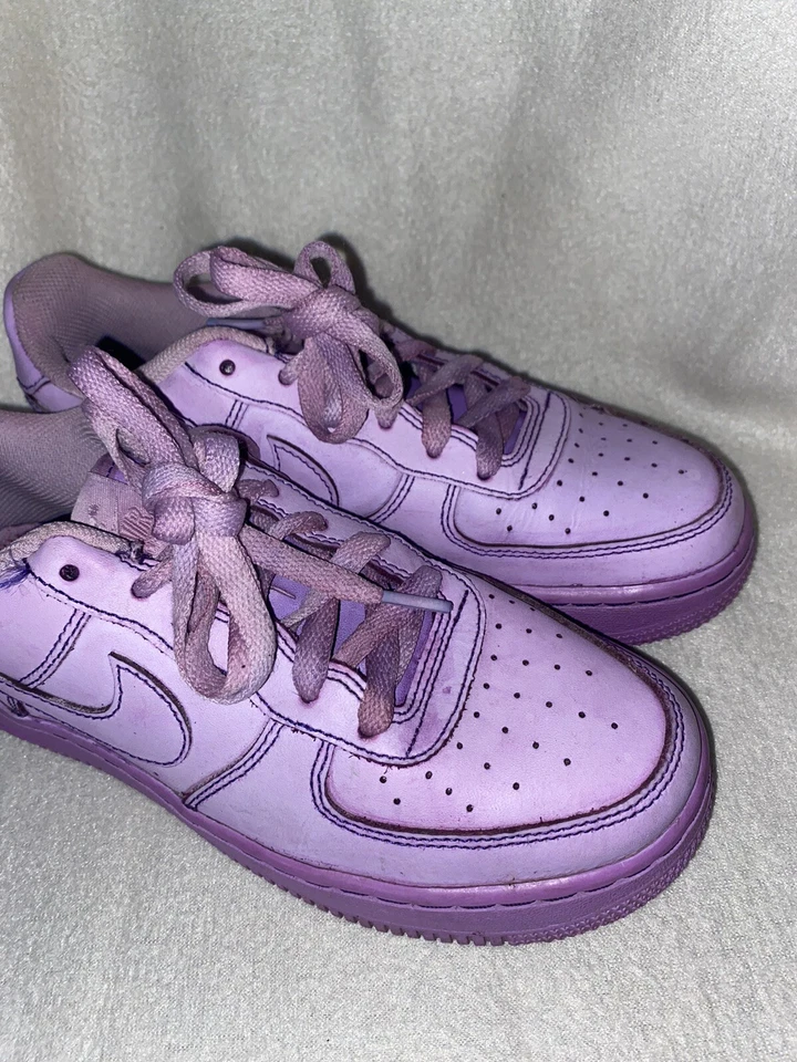 Кроссовки Nike женские фиолетовые размер женские 7 мужские размер 5 сиреневые Air Force 1's - Изображение 4 из 4