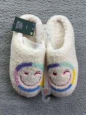 Wild Fable Slippers Womens Size 5.5 White Smiley Face Fleece Lined Shona