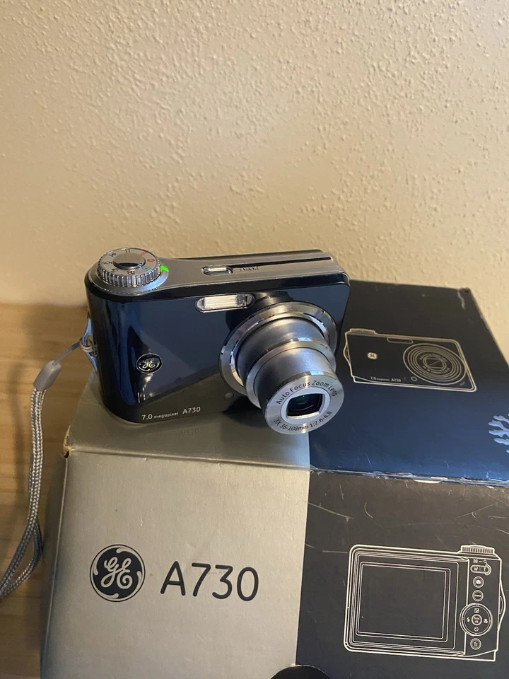 GE Smart Series A730 7.0MP Digital Camera, Tested and Works! Box, Manual - Image 2 of 4
