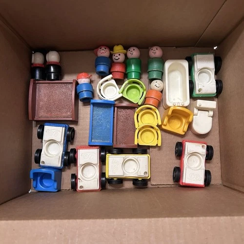 Vintage Fisher Price Little People 24 pieces Lot - Figures - Accessories