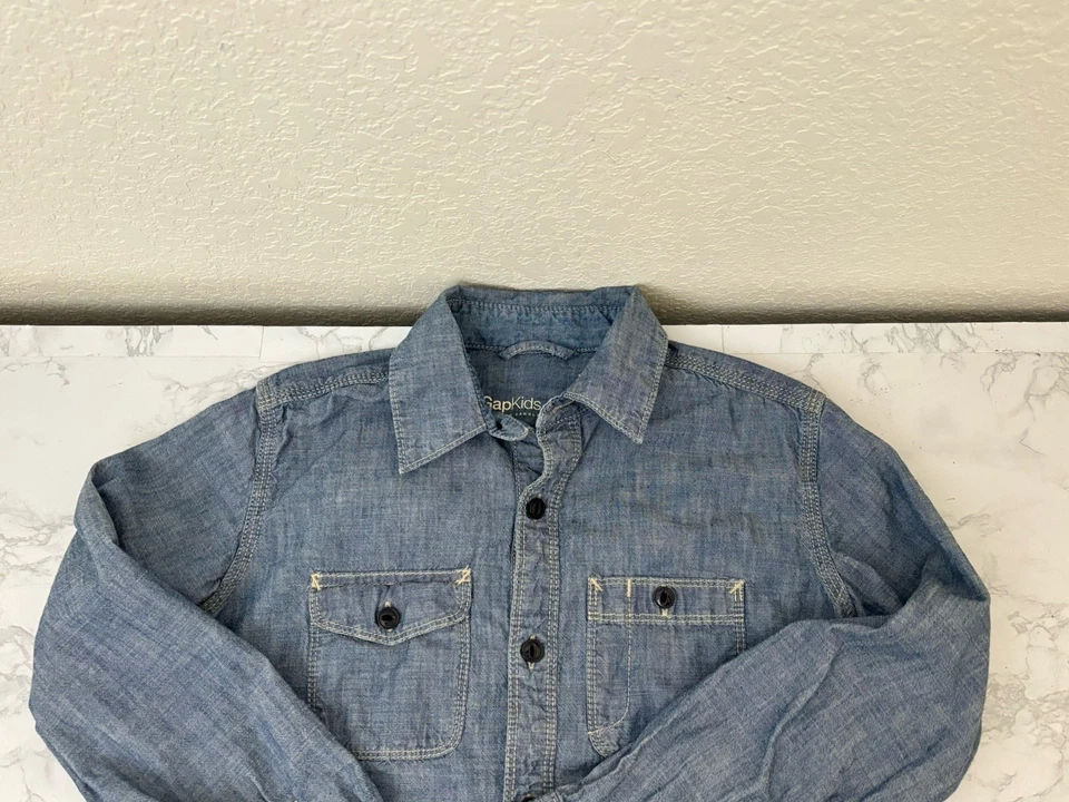 Camisa vaquera GAP para niños - Denim azul grande para jóvenes mangas largas con botones E2 Foto 2 de 4