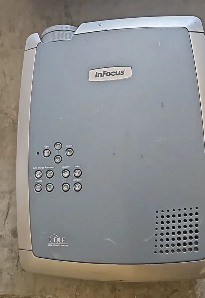 InFocus X1 DLP Multimedia Projector LCD 1000 Lumens Conference Room Not Working - Image 3 of 4