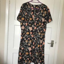 Mango Black Floral Dress UK Size L 18 Short Sleeve Satin Keyhole Back