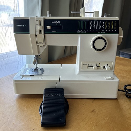 Singer Sewing Machine 7033 w/ Foot Pedal NO Extras eBay