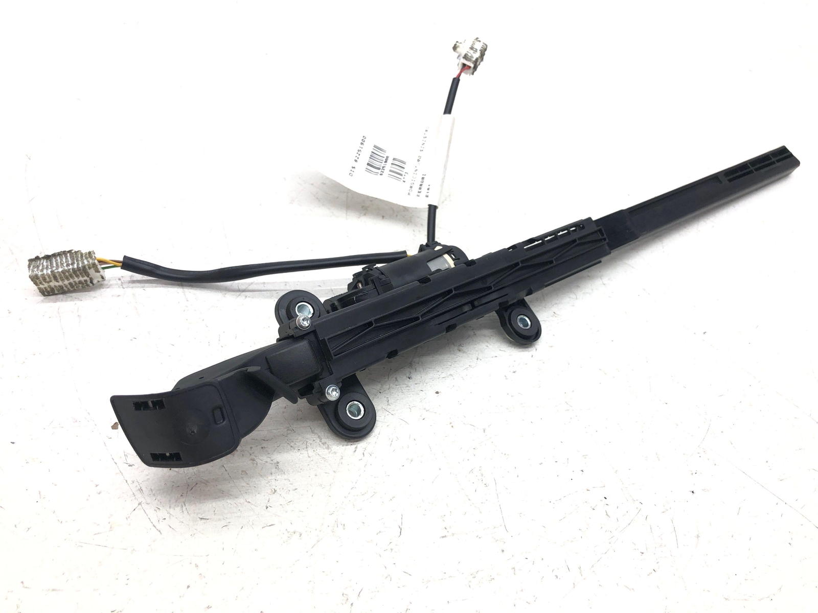 2017-2020 FERRARI GTC4LUSSO LEFT FRONT SEAT BELT EXTENDER 82251900 *MISSING CAP*