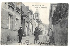 CPA 37 VOUVRAY Indre et Loire -RARE - LA RUE DU COMMERCE tres animée, Gros Plans