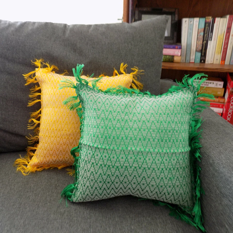 Funda de almohada mexicana tejida a mano hecha a mano 12" x 12" roja blanca amarilla verde Foto 3 de 4