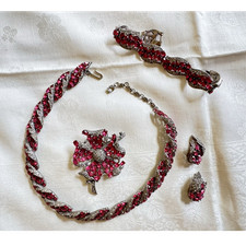 Crown Trifari Fuchsia Pink Floral Rhinestone Jewelry COMPLETE SET !! (4 pieces)