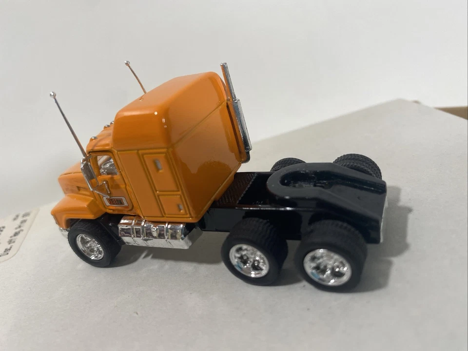 Matchbox Collectibles Yellow Freight Systems MACKCH600 Tractor Trailer DYM3801O - Image 4 of 4