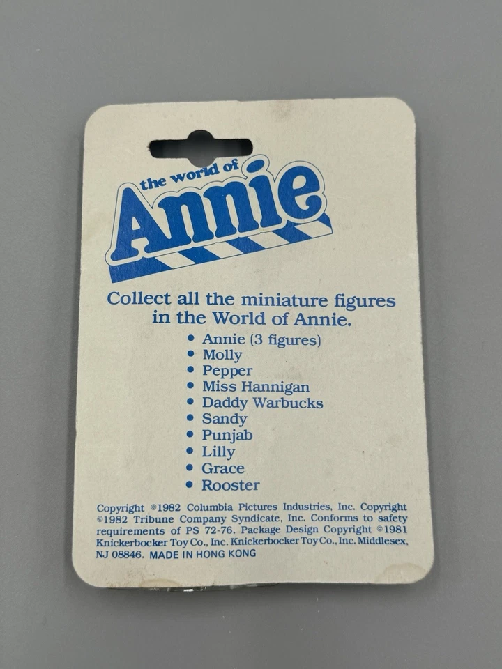 Винтажная фигурка 1982 Knickerbocker Annie In White Sailor Dress 2 дюйма - Изображение 4 из 4