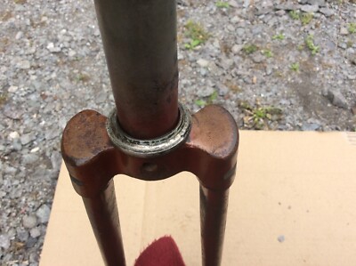 Fourche de vélo ancien vintage pour roue 700 avec boitier de