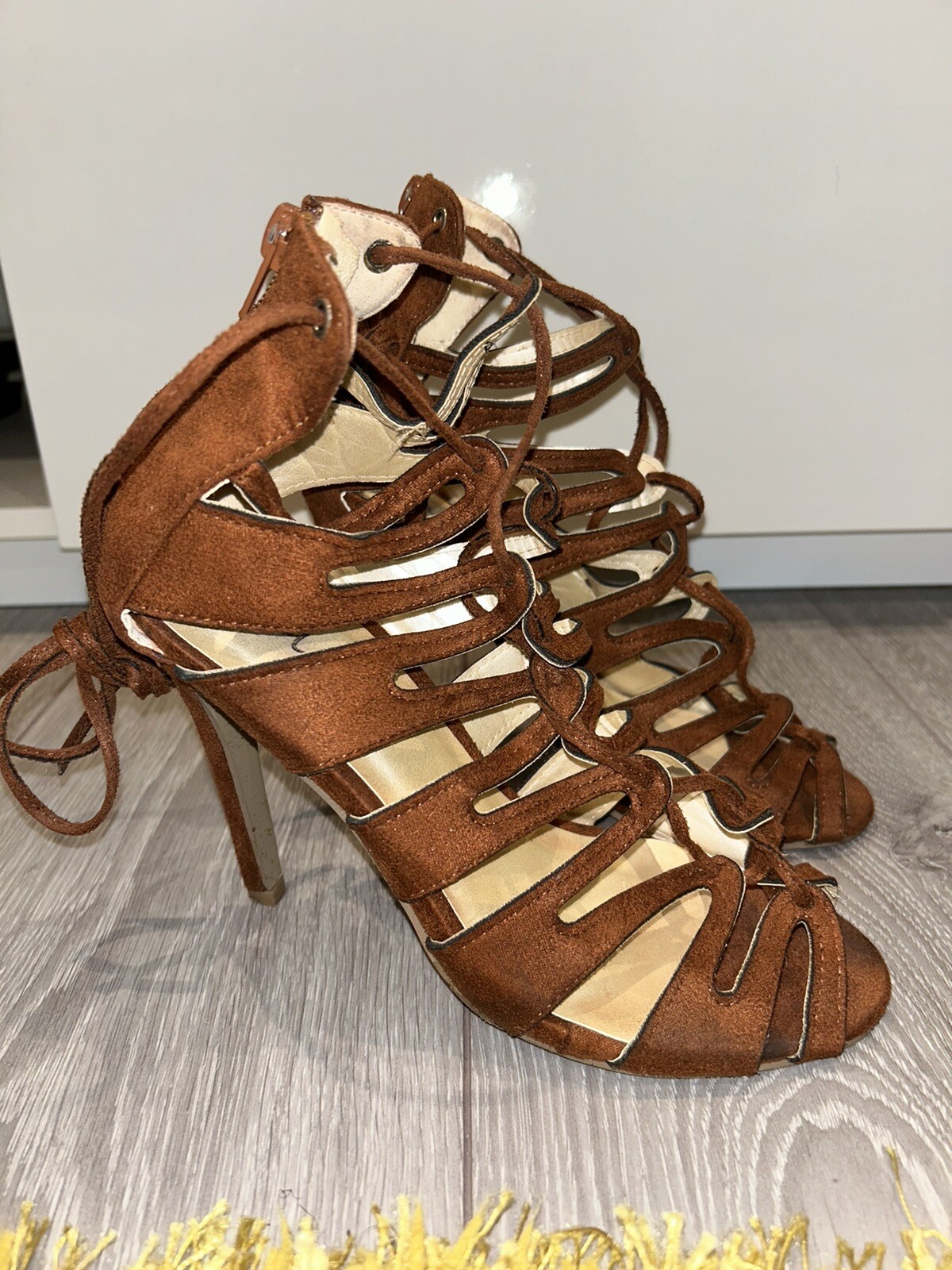 APL Sandali con tacco in pelle scamosciata