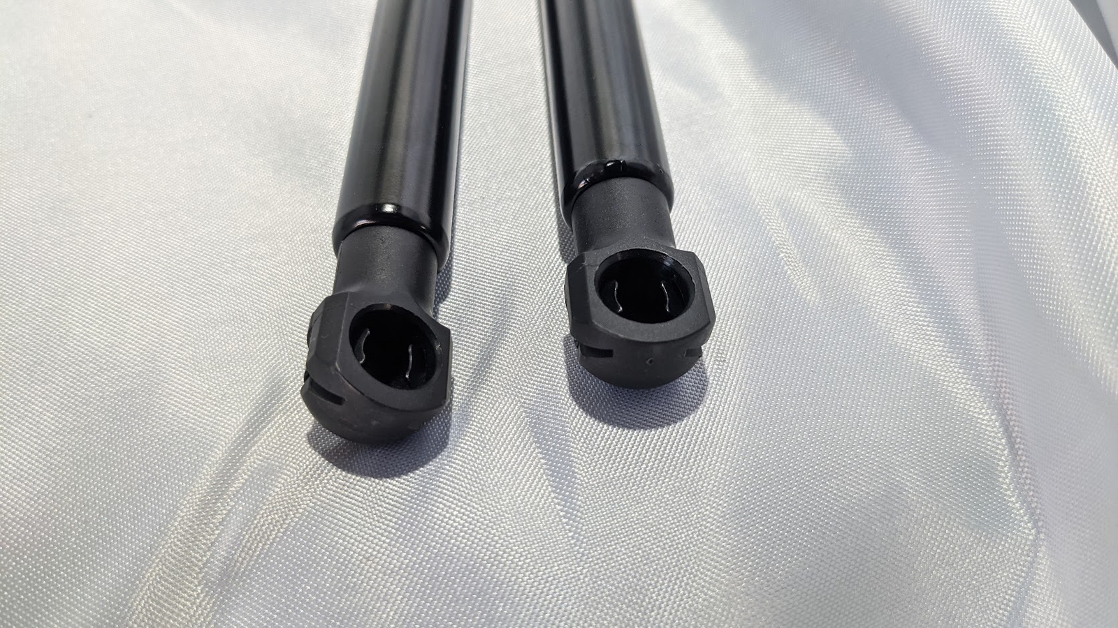 ECP FERRARI 430 coupe SPIDER PARTS FRONT HOOD LID SUPPORT STRUT PAIR NEW 6750...
