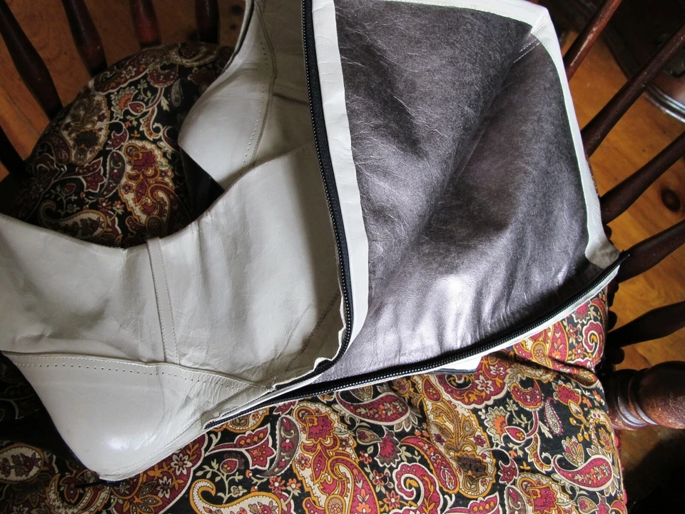 CoSTUME NATIONAL Pointy Toe Stiletto White Leather Boots Zip Sz 38 Vintage - Image 4 of 4