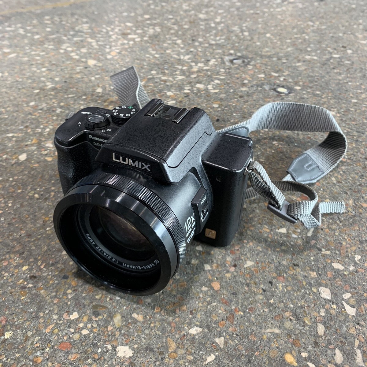 Panasonic Leica Lumix DMC-FZ20 5MP Digital Bridge Camera w