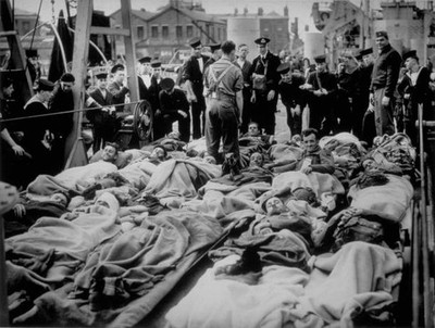 Wounded soldiers arrive back in England from the Normandy beaches Old Photo