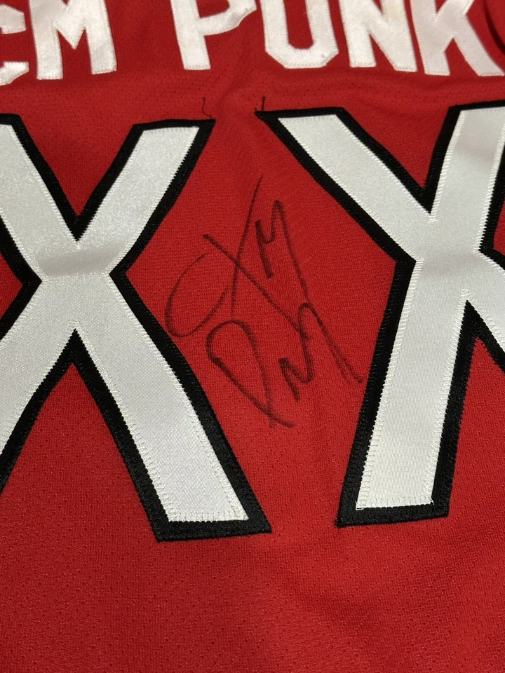 Футболка с автографом CM Punk Chicago Blackhawks WWE AEW C2E2 - Изображение 3 из 4