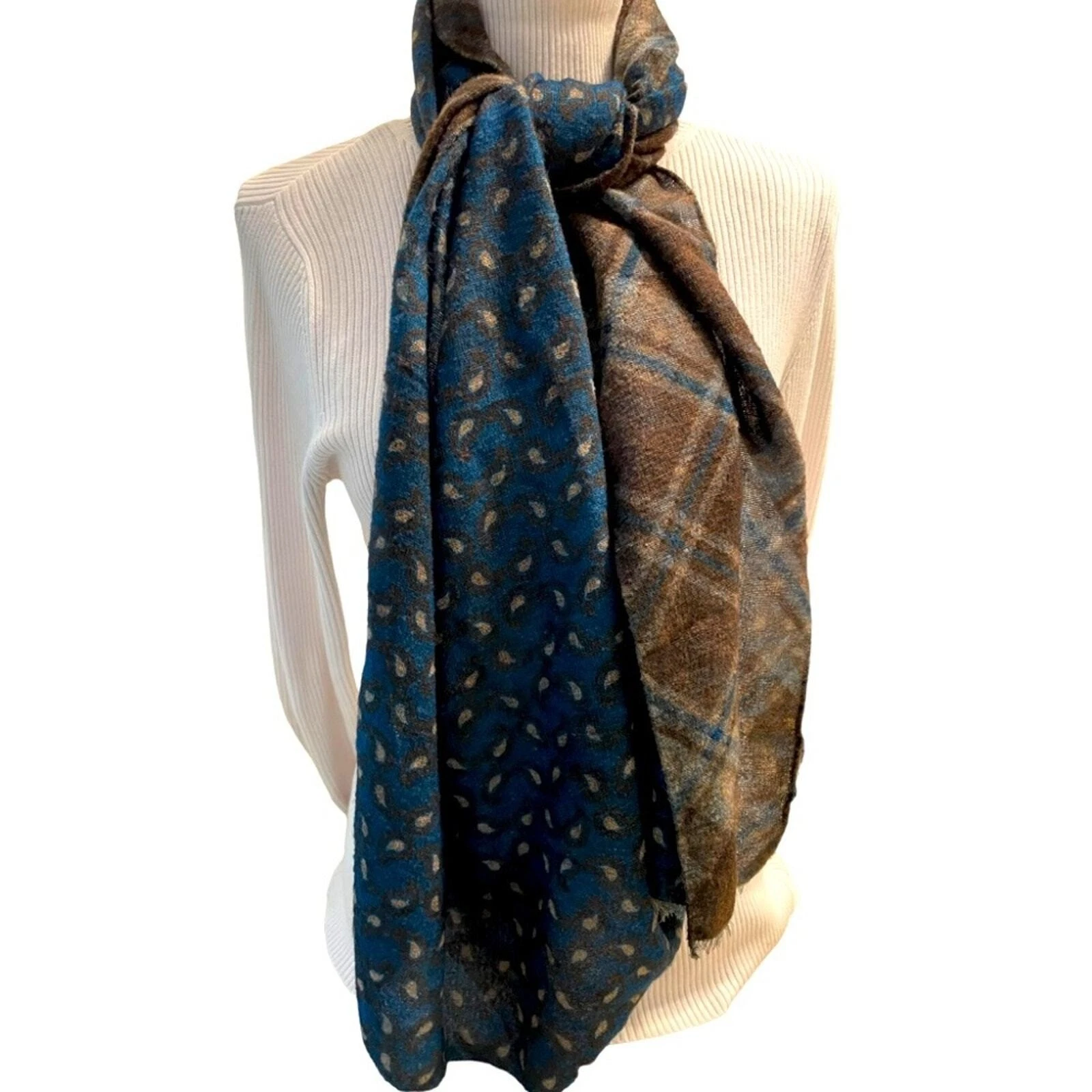Wool Plaid Scarf Reversible Paisley Cottage Heritage Roda Made In Italy Outdoors
Opens in a new wind