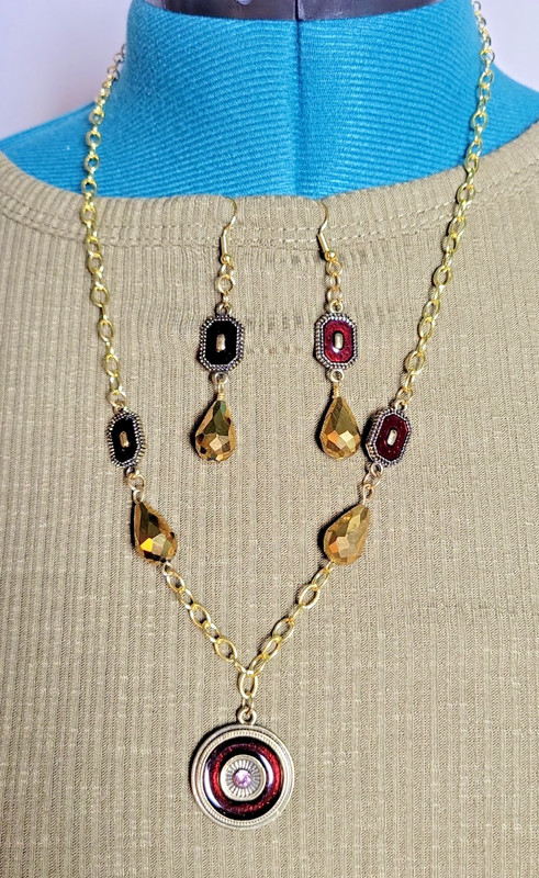 Lot 2 Red Goldtone Necklace & Pierced Earrings