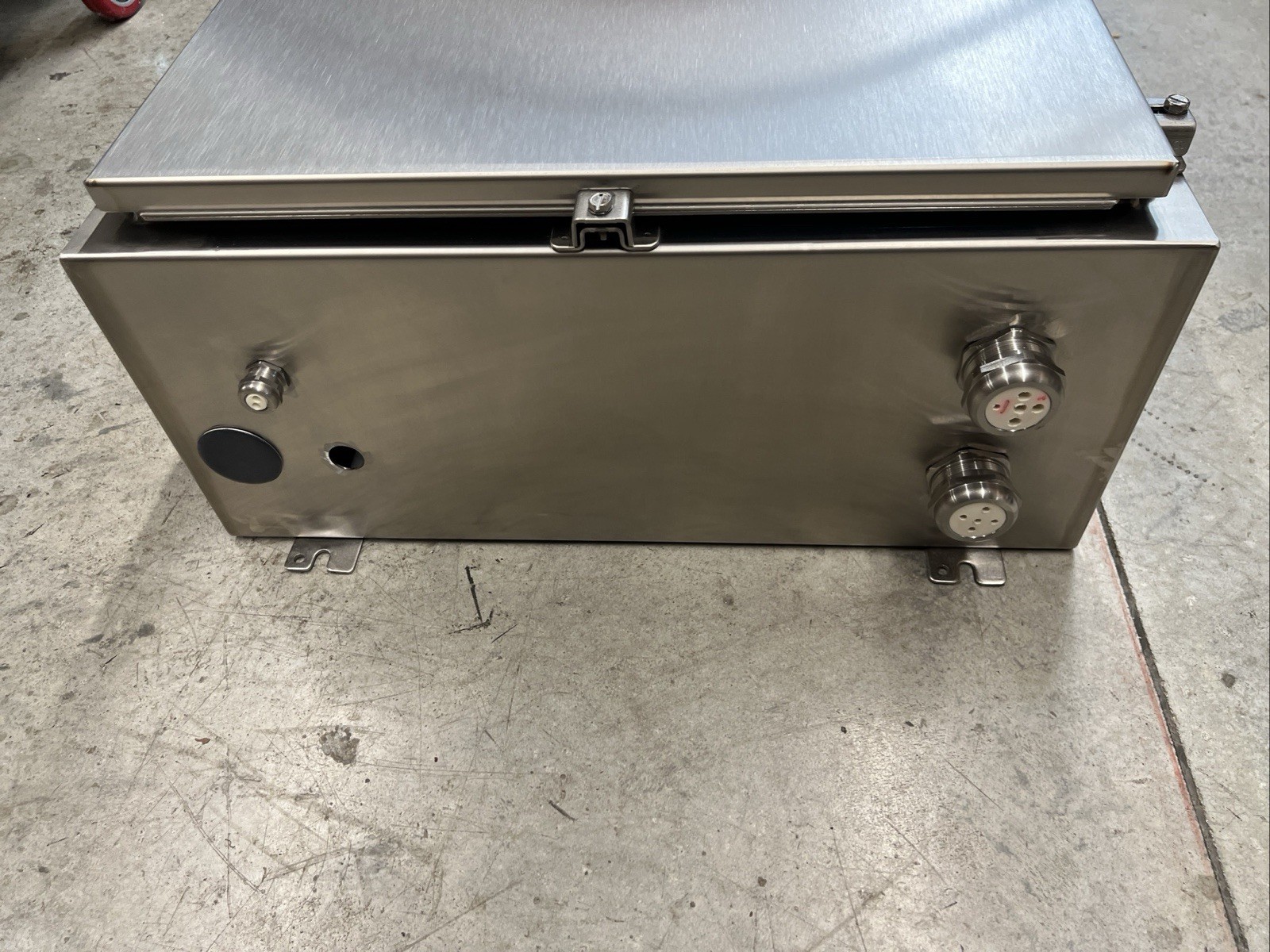 Hammond Manufacturing 1418N4S16K10, N4X Wallmount Encl w/panel 30x24x10, 316 SS