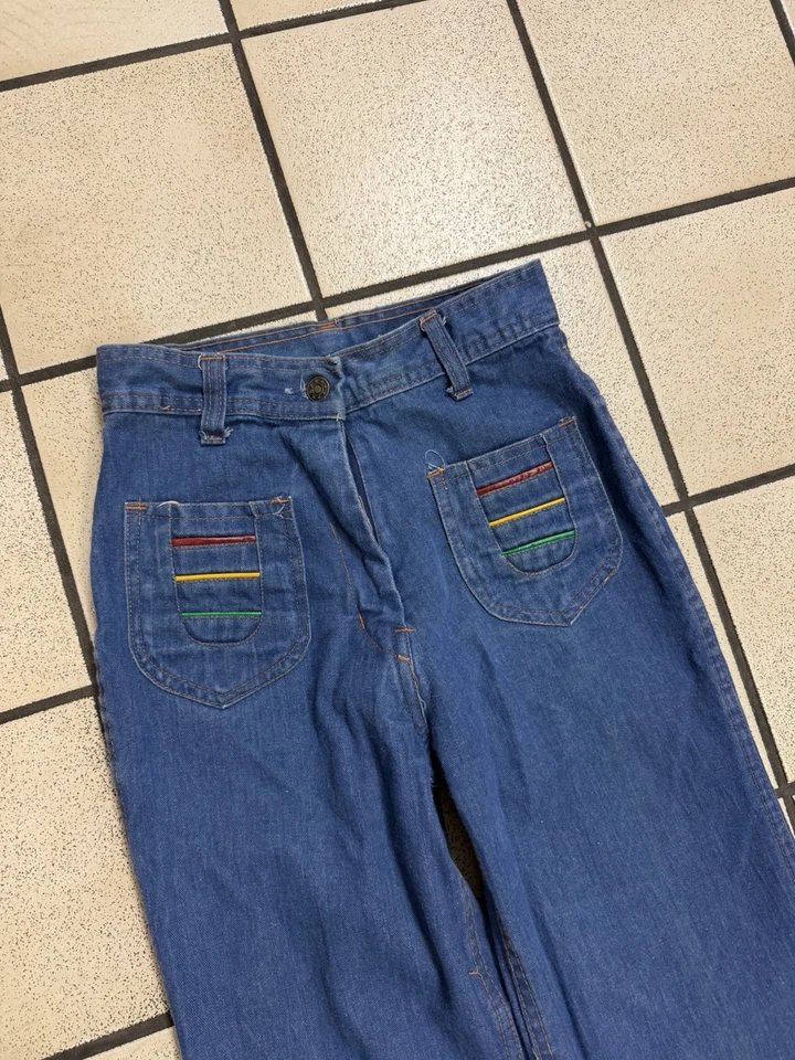 Pantalones de mezclilla hippies acampanados con parte inferior de campana Woolco de colección años 70 detalles de cuero talla 5 Foto 4 de 4