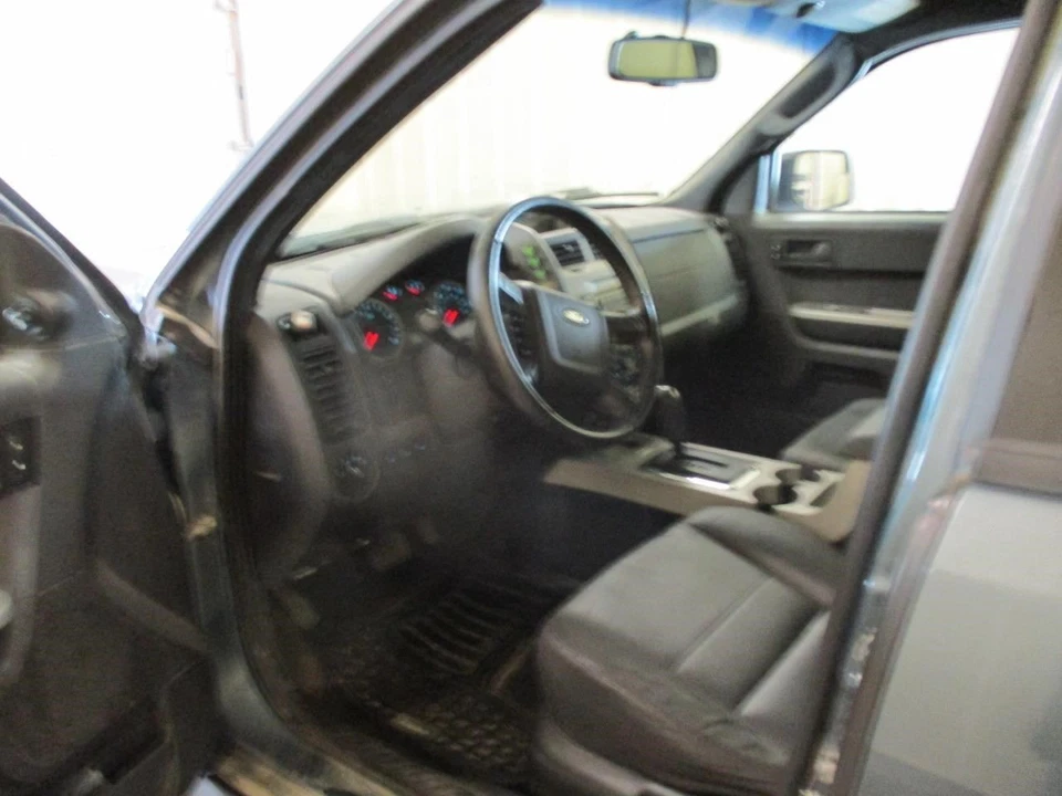 Ford Escape 2011 Engine Fuse Box VIN 7 8th Digit 1239 - Изображение 3 из 4