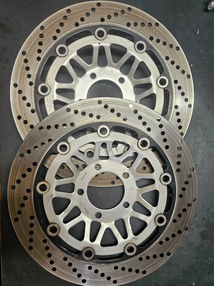 disques de frein avant Suzuki 900 RF - Photo 2/4