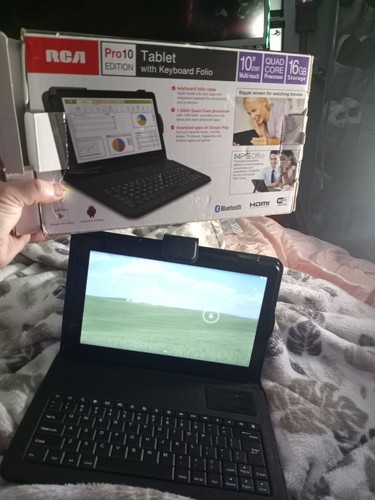 Rca 10 Inch Multi Touch Tablet W/ Keybord Folio And Protective Cover - Picture 8 of 8