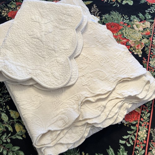 BALLARD DESIGNS Matelasse Standard Pillow sham & Coverlet White, Made