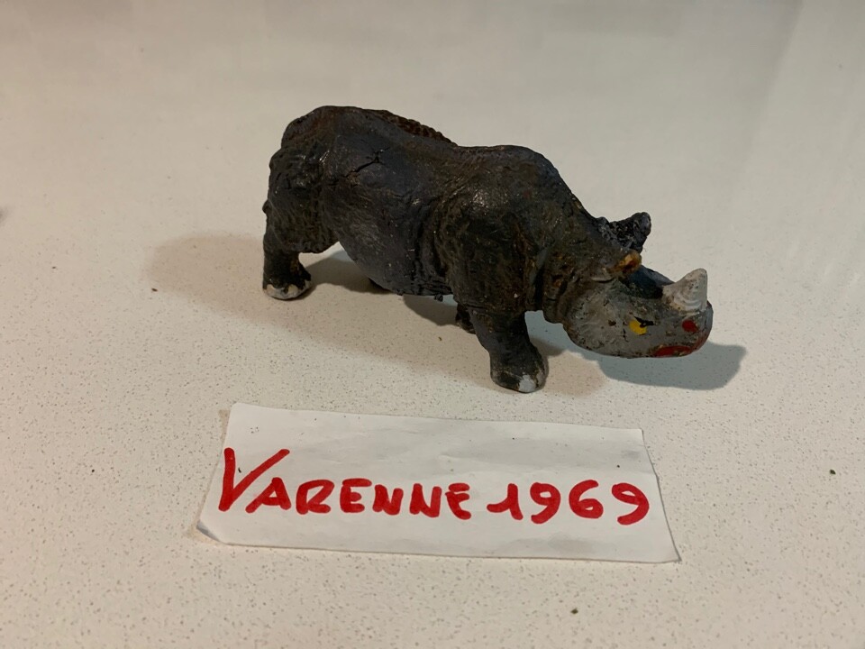 SOLDATINI RINOCERONTE IN PASTA ANNI 50/60 MARCA SCONOSCIUTA