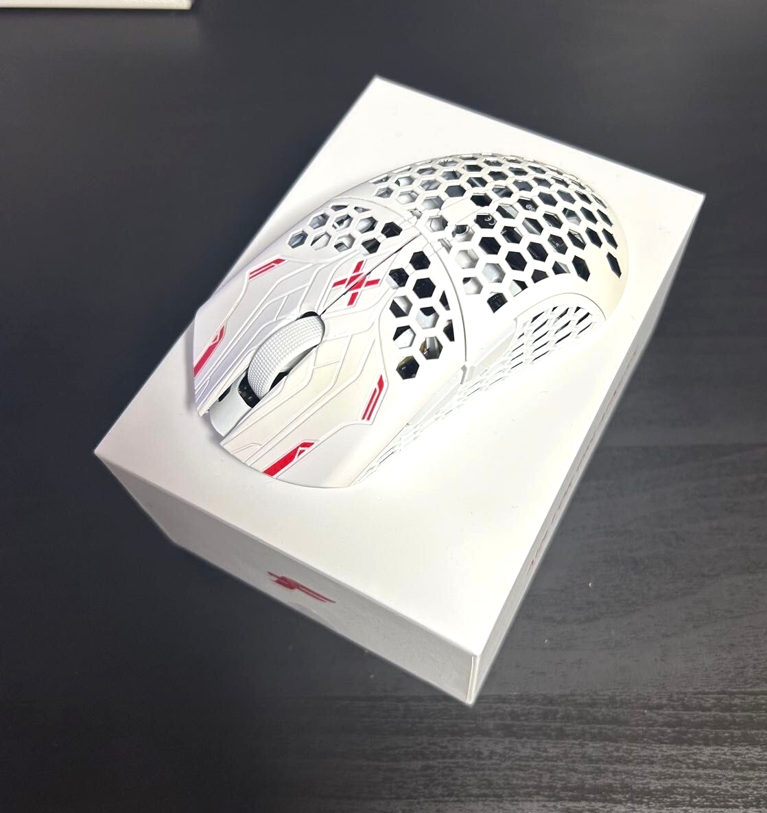 新品未開封Finalmouse ULX pro aceu サイズ LION(M) Finalmouse ULX pro aceu Mサイズ