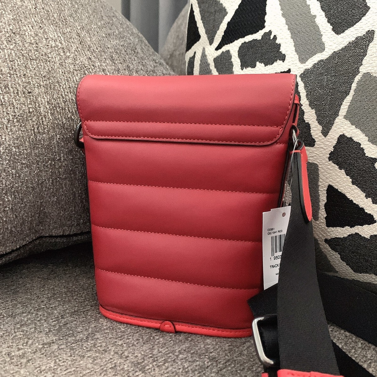 ZIMMERMANN 3561SSS255TLBLBTFLO 関税送料込 NWT Coach Men Track Red Black Leather Crossbody Small Flap