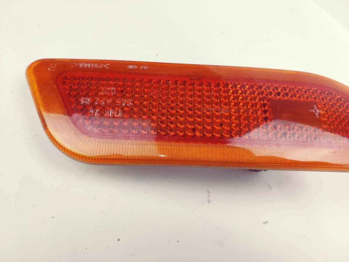 2001 MERCEDES CLK430 W208 Right Front Bumper Marker Light