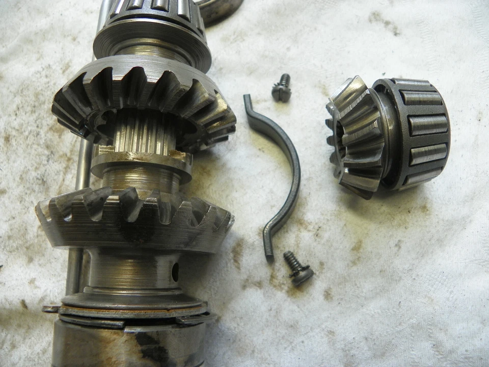 Johnson 28HP Evinrude 1962 Outboard OMC Lower Unit Gear Shaft Shifter Sea Horse - Image 4 of 4