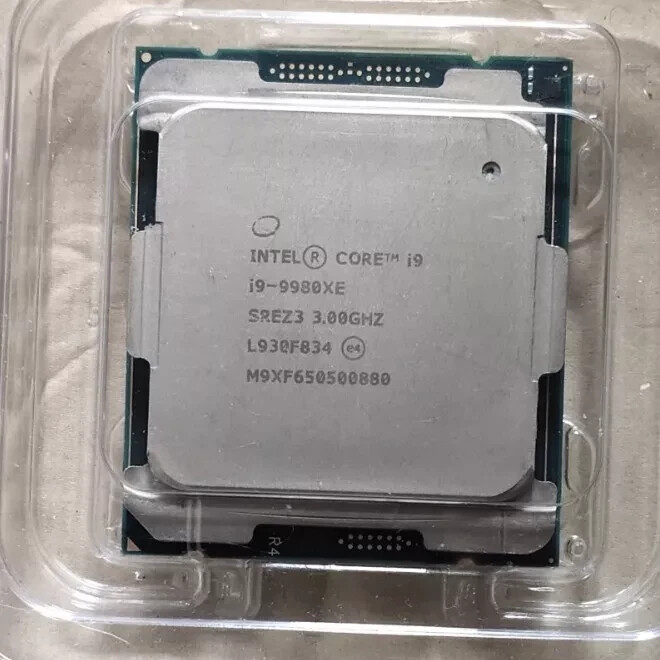 Intel Core i9-9980XE 3 GHz Extreme ED Tray (CD8067304126600