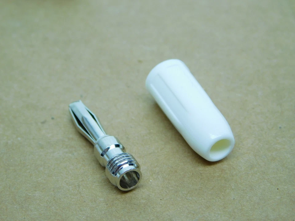 5 PACK - TENMA SPC SPC15259 WHITE SOLDERLESS 3/16" (4.7mm) BANANA CONNECTOR LV - Image 4 of 4