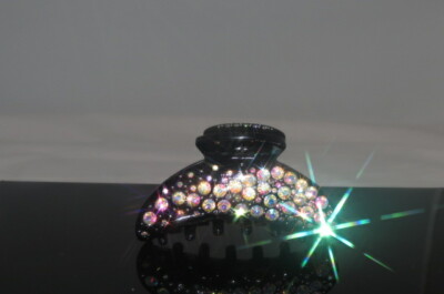 New Gorgeous embroidered Hair Clip Claw w Shinny Crystals 
