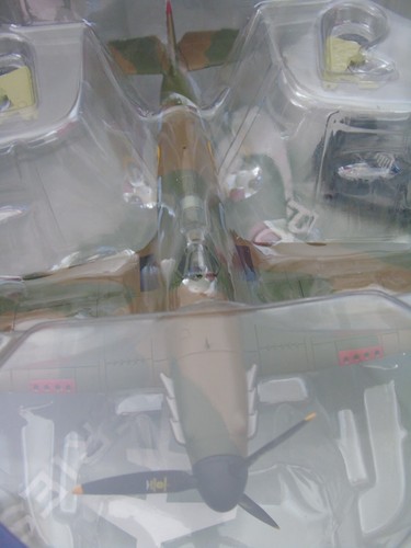 Hobbymaster 1/48 HA8604 Hawker Hurricane MkI, GN-F, Plt Off Tom Neil, 249 Sqn - Picture 5 of 9