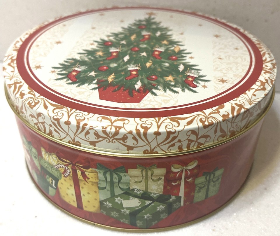 ROUND CHRISTMAS METAL TIN Tree Gifts Stockings Stars country farm red ...